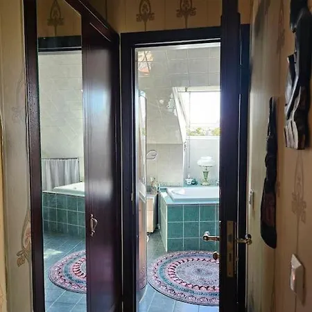 Comfort Of With Charming View Apartman