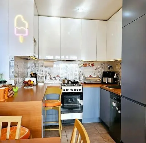 Апартаменти Comfort Of With Charming View