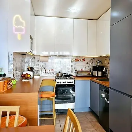 Apartment Comfort Of City Central With Charming View