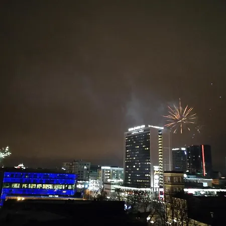 Comfort Of City Central With Charming View